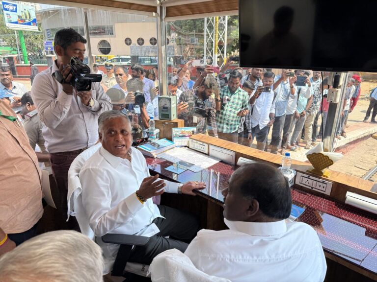 “ಮೋದಿ ಸರ್ಕಾರದಲ್ಲಿ ಸಂಪೂರ್ಣ ಪಾರದರ್ಶಕತೆ; ಟೆಂಡರ್‌ನಲ್ಲಿ ಯಾವುದೇ ರಾಜಕೀಯ ಹಸ್ತಕ್ಷೇಪ ಇಲ್ಲ”: ಜಿಎಂ–ಡಿಆರ್‌ಎಂ ಅಧಿಕಾರಗಳ ಬಗ್ಗೆ ಸೋಮಣ್ಣ ಸ್ಪಷ್ಟನೆ