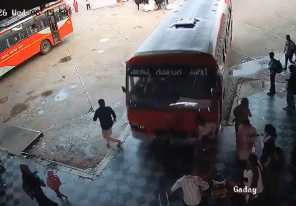 ಹಾವೇರಿ ಬಸ್ ನಿಲ್ದಾಣ ದುರಂತ: ನಿಯಂತ್ರಣ ತಪ್ಪಿದ ಸರ್ಕಾರಿ ಬಸ್ ಡಿಕ್ಕಿ, 2 ವರ್ಷದ ಮಗು ಸಾವು, ಮೂವರಿಗೆ ಗಾಯ