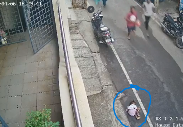 ಬೆಂಗಳೂರು ದುರಂತ: ನಯಂದಹಳ್ಳಿಯಲ್ಲಿ ಮೊದಲ ಮಹಡಿಯಿಂದ ಬಿದ್ದು 1.5 ವರ್ಷದ ಬಾಲಕಿ ಗಂಭೀರ ಸ್ಥಿತಿ; ಚಿಕಿತ್ಸೆ ವೆಚ್ಚ ಭರಿಸುವುದಾಗಿ ಶಾಸಕ ಪ್ರಿಯಾ ಕೃಷ್ಣ ಭರವಸೆ