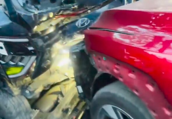 ಮದ್ಯಪಾನ ಮಾಡಿದ ಗ್ರಾಹಕರ ಟೆಸ್ಟ್ ಡ್ರೈವ್ ದುರಂತ: 4 ಕಾರುಗಳಿಗೆ ಹಾನಿ, ಪಾದಚಾರಿಗೆ ಗಂಭೀರ ಗಾಯ