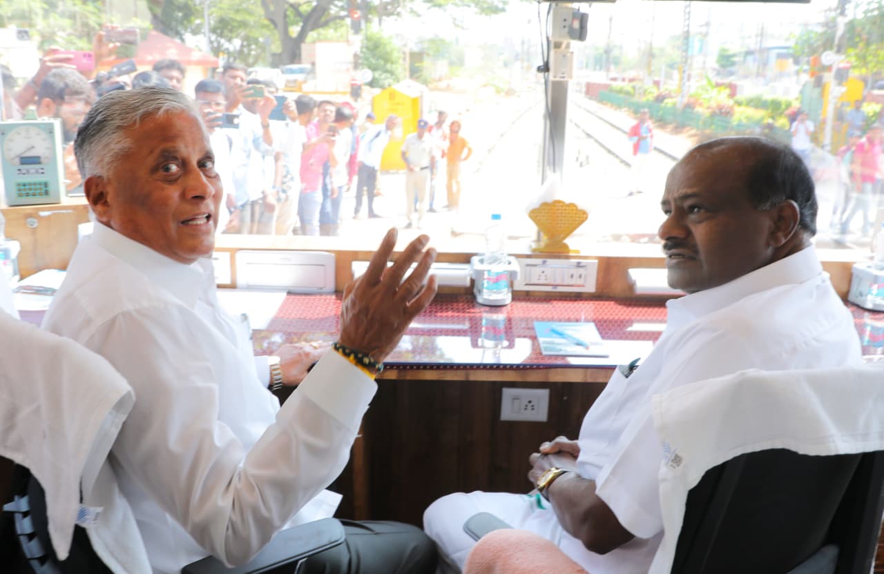 ಒಡೆಯರ್ ಎಕ್ಸ್‌ಪ್ರೆಸ್‌ಗೆ ರಾಮನಗರ ನಿಲುಗಡೆಗೆ ಅನುಮತಿ; ಕುಮಾರಸ್ವಾಮಿ-ಸೋಮಣ್ಣ ಸಂಯುಕ್ತ ಪರಿವೀಕ್ಷಣೆ