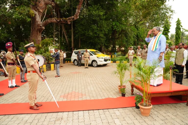 ಸಂಪುಟ ಪುನರ್ರಚನೆ ಚರ್ಚೆ ನಡುವೆ: ನವದೆಹಲಿಗೆ ಶಾಸಕರ ಭೇಟಿ ತಪ್ಪಲ್ಲ ಎಂದ ಸಿದ್ದರಾಮಯ್ಯ