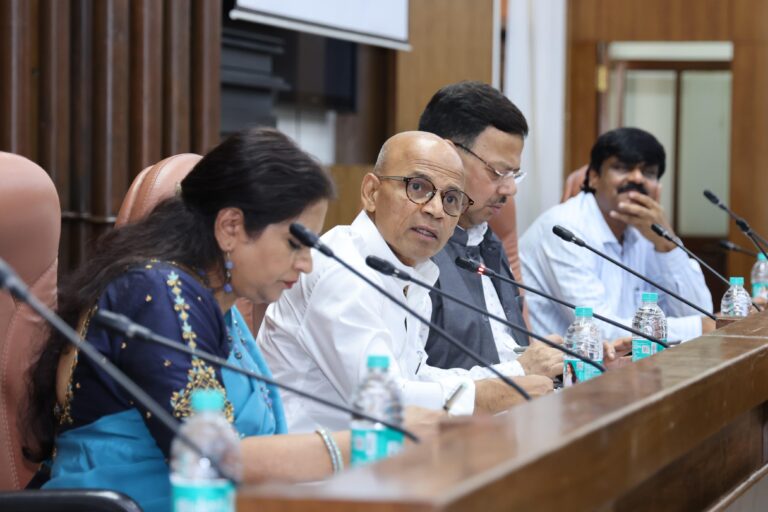 ಔಷಧ ಕೊರತೆ, ಐಸಿಯು ಸೌಲಭ್ಯಗಳ ಅಭಾವ, ಸ್ವಚ್ಛತೆಯ ಕೊರತೆ: ಆಸ್ಪತ್ರೆ ನಿರ್ದೇಶಕರಿಗೆ ಸಚಿವ ಡಾ. ಶರಣಪ್ರಕಾಶ್ ಪಾಟೀಲ್ ಕಠಿಣ ಎಚ್ಚರಿಕೆ