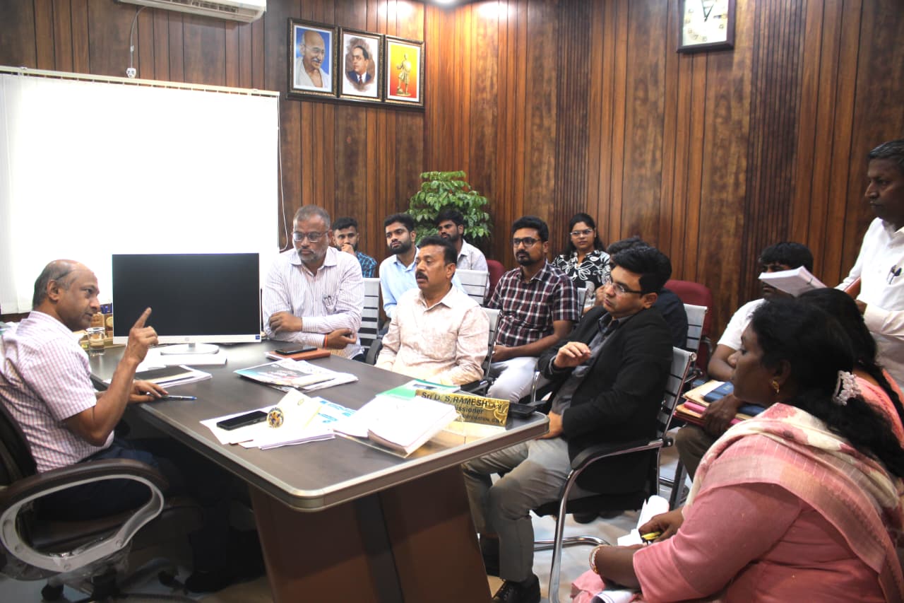ಮಳೆ ನೀರು ಕಾಲುವೆ ಕಾಮಗಾರಿಗಳಿಗೆ ಮೊದಲ ಆದ್ಯತೆ: ಪೂರ್ವ ಪಾಲಿಕೆಯಲ್ಲಿ ಆಯುಕ್ತ ಡಿ.ಎಸ್. ರಮೇಶ್ ಕಟ್ಟುನಿಟ್ಟಿನ ಸೂಚನೆ