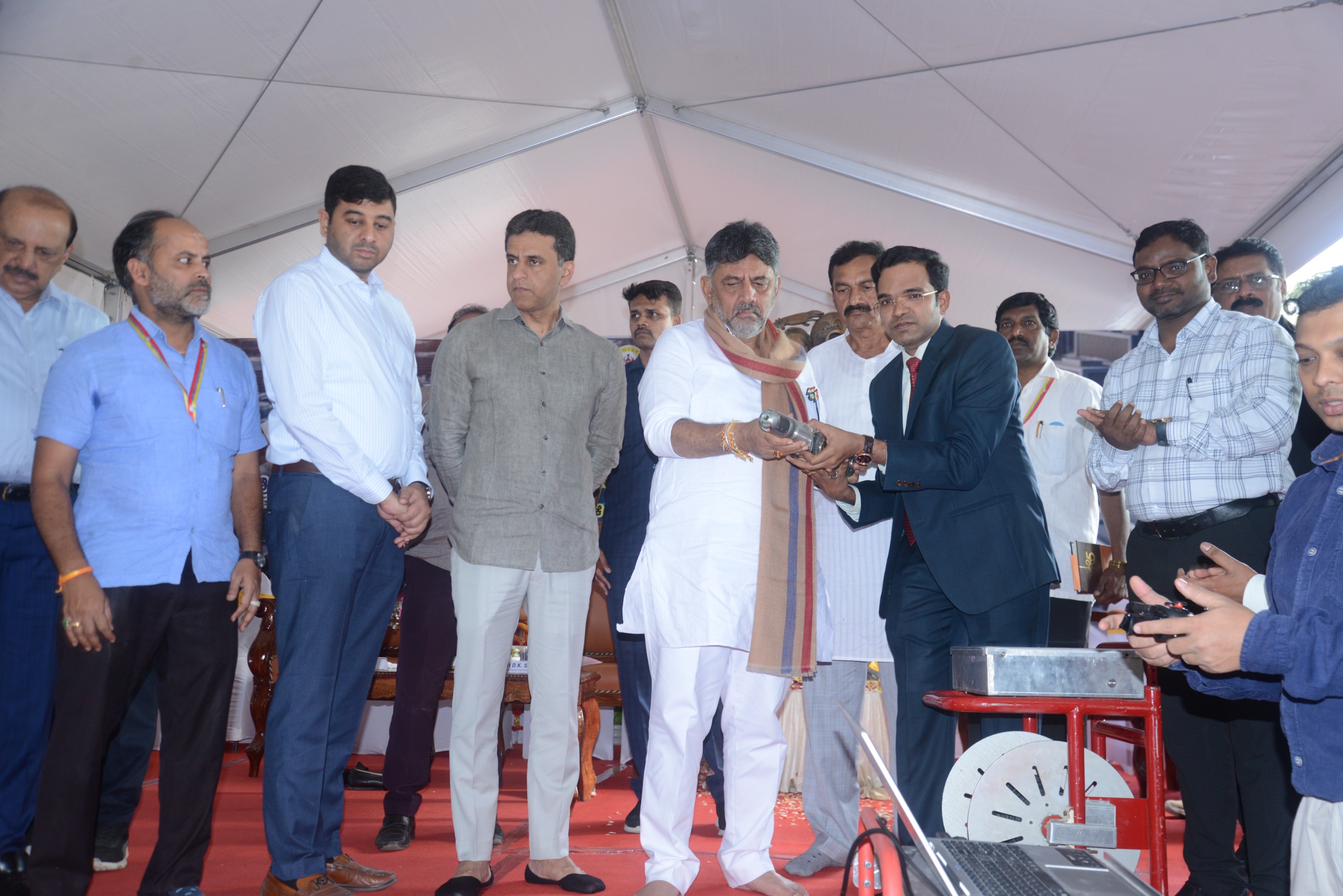 ರೋಬೋಟಿಕ್ ತಂತ್ರಜ್ಞಾನದಿಂದ 399 ಕಡೆ ರಸ್ತೆ ಅಗೆಯುವುದನ್ನು ತಪ್ಪಿಸಿದ ಜಲಮಂಡಳಿ; ಬೆಂಗಳೂರು ಸಂಚಾರ ದಟ್ಟಣೆಗೆ ದೊಡ್ಡ ಮಟ್ಟದ ಪರಿಹಾರ