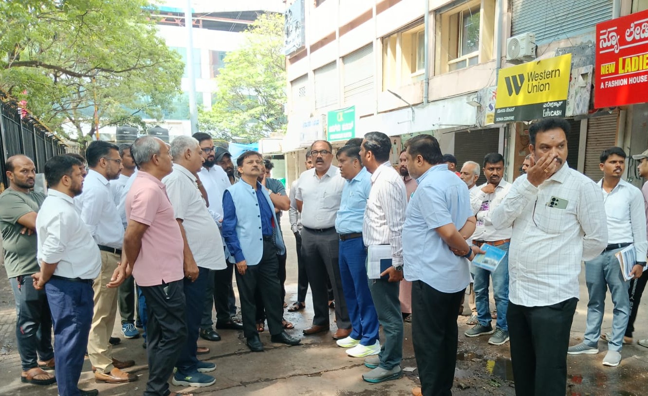 ಜಯನಗರ ವಾಣಿಜ್ಯ ಸಂಕೀರ್ಣದ ಸಮಗ್ರ ನವೀಕರಣಕ್ಕೆ ವೇಗ; ಪಾರ್ಕಿಂಗ್ ಹಾಗೂ ಆಡಳಿತಾತ್ಮಕ ಸೌಲಭ್ಯಗಳ ವಿಸ್ತರಣೆಗೆ ಚಿಂತನೆ