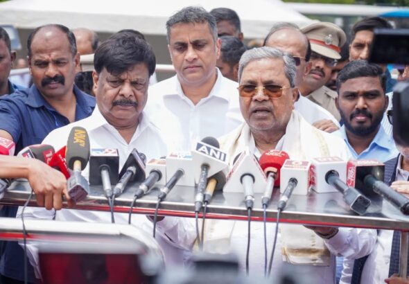 ಕರ್ನಾಟಕ ಕಾಂಗ್ರೆಸ್‌ನಲ್ಲಿ ನಾಯಕತ್ವ ಬದಲಾವಣೆ ಚರ್ಚೆ ತೀವ್ರ; ಸಿದ್ದರಾಮಯ್ಯ ಉಪಹಾರ ಕೂಟದತ್ತ ರಾಜಕೀಯ ಚಿತ್ತ