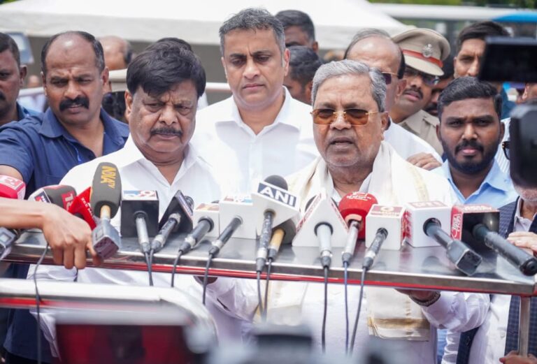ಕರ್ನಾಟಕ ಕಾಂಗ್ರೆಸ್‌ನಲ್ಲಿ ನಾಯಕತ್ವ ಬದಲಾವಣೆ ಚರ್ಚೆ ತೀವ್ರ; ಸಿದ್ದರಾಮಯ್ಯ ಉಪಹಾರ ಕೂಟದತ್ತ ರಾಜಕೀಯ ಚಿತ್ತ
