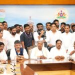 ರಾಜ್ಯಸಭೆ ಆಫರ್ ತಿರಸ್ಕರಿಸಿದ ಸಿದ್ದರಾಮಯ್ಯ; “ಕರ್ನಾಟಕ ರಾಜಕಾರಣದಲ್ಲೇ ಮುಂದುವರೆಯುತ್ತೇನೆ” ಎಂದ ಮಾಜಿ ಸಿಎಂ