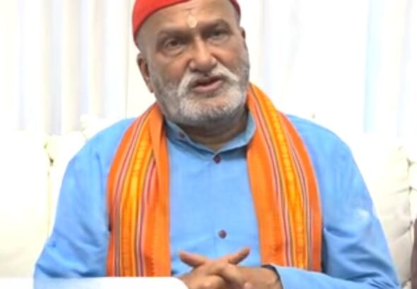 ಲವ್ ಜಿಹಾದ್ ‘ವೈರಸ್’ ರೀತಿಯಲ್ಲಿ ಹರಡುತ್ತಿದೆ: ಹುಬ್ಬಳ್ಳಿಯಲ್ಲಿ ತ್ರಿಶೂಲ ದೀಕ್ಷಾ ಕಾರ್ಯಕ್ರಮ ಘೋಷಿಸಿದ ಪ್ರಮೋದ್ ಮುತಾಲಿಕ್