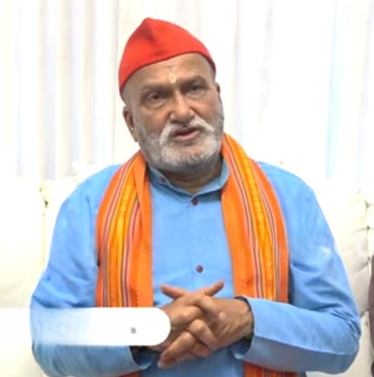 ಲವ್ ಜಿಹಾದ್ ‘ವೈರಸ್’ ರೀತಿಯಲ್ಲಿ ಹರಡುತ್ತಿದೆ: ಹುಬ್ಬಳ್ಳಿಯಲ್ಲಿ ತ್ರಿಶೂಲ ದೀಕ್ಷಾ ಕಾರ್ಯಕ್ರಮ ಘೋಷಿಸಿದ ಪ್ರಮೋದ್ ಮುತಾಲಿಕ್
