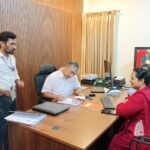 ಎಸ್‌ಐಆರ್ 2026 ಆರಂಭ: ಮನೆ-ಮನೆಗೆ ಭೇಟಿ ನೀಡಿ ಮತದಾರರ ಗಣತಿ ನಮೂನೆ ವಿತರಿಸಿದ ಬಿಎಲ್‌ಒಗಳು; ಪ್ರಕ್ರಿಯೆಯಲ್ಲಿ ಭಾಗಿಯಾದ ಮಹೇಶ್ವರ್ ರಾವ್ ಮತ್ತು ಪೊಮ್ಮಲ ಸುನೀಲ್ ಕುಮಾರ್