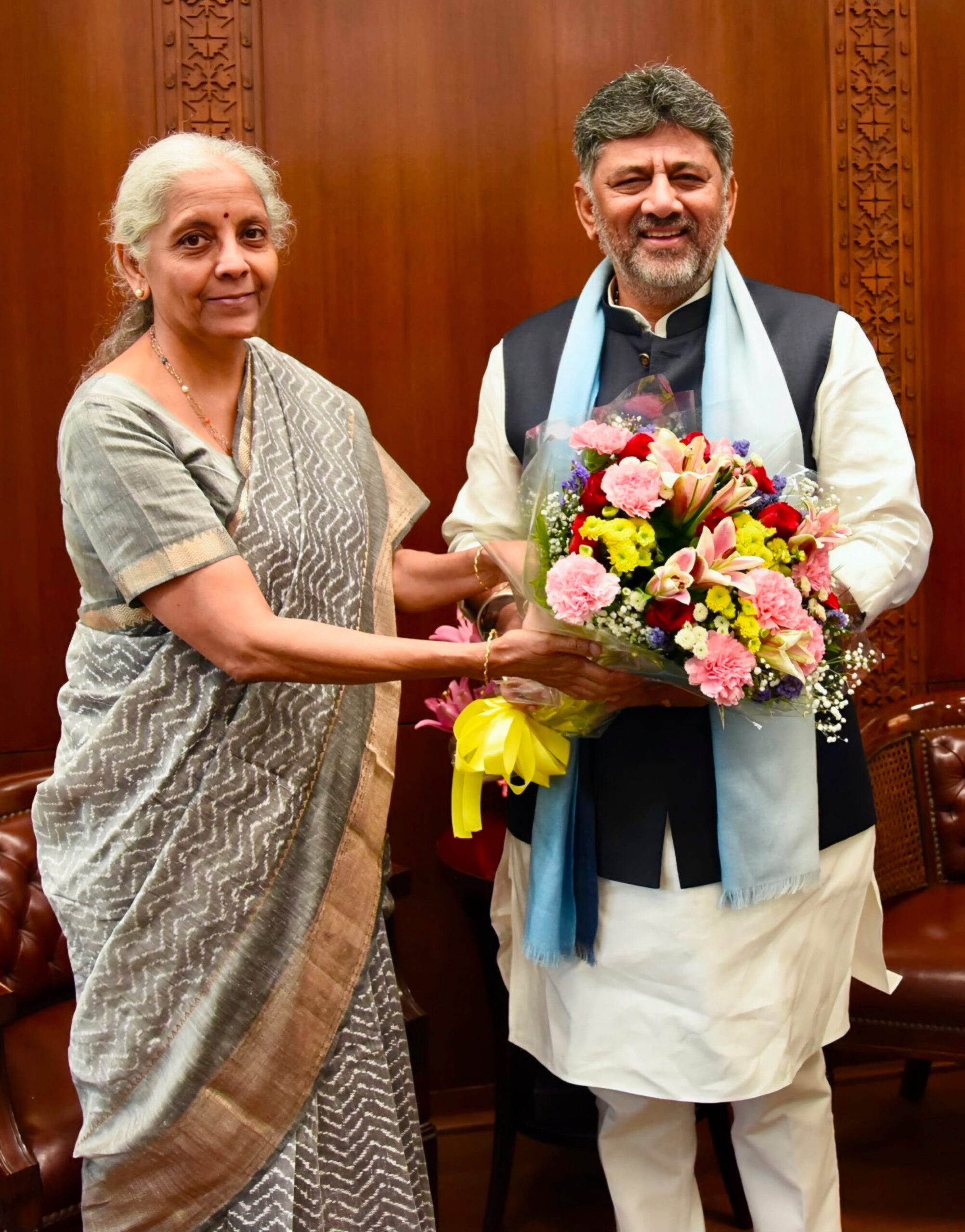 ನಗರ ಮೂಲಸೌಕರ್ಯ, ನೀರಾವರಿ ಮತ್ತು ರಸ್ತೆ ಜಾಲ ಅಭಿವೃದ್ಧಿಗೆ ಹೆಚ್ಚಿನ ಅನುದಾನದ ಮೂಲಕ ಸಹಕಾರ ನೀಡಿ: ಕೇಂದ್ರ ವಿತ್ತ ಸಚಿವರಿಗೆ ಸಿಎಂ ಡಿ.ಕೆ. ಶಿವಕುಮಾರ್ ಮನವಿ