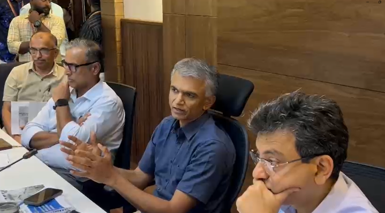 ‘ಗುಂಡಿ ಮುಚ್ಚುವುದೇ ಒಂದು ಉದ್ಯಮವಾಗಿದೆಯೇ?’: ಜಿಬಿಎ ಸಭೆಯಲ್ಲಿ ಇಂಜಿನಿಯರ್‌ಗಳಿಗೆ ಕೃಷ್ಣ ಬೈರೇಗೌಡ ಖಡಕ್ ಪ್ರಶ್ನೆ