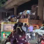 ನೇರಳೆ ಮಾರ್ಗದಲ್ಲಿ ಮೆಟ್ರೋ ಸೇವೆ ವ್ಯತ್ಯಯ; ಲಾರಿ, ಗೂಡ್ಸ್ ವಾಹನಗಳಲ್ಲಿ ಪ್ರಯಾಣಿಸಿದ ಸಾವಿರಾರು ಪ್ರಯಾಣಿಕರು