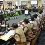“ಸರ್ಕಾರದ ಘನತೆಗೆ ಧಕ್ಕೆ ತಂದರೆ ಕಠಿಣ ಕ್ರಮ”: ಅಗತ್ಯವಿದ್ದರೆ ಕಾನೂನು ತಿದ್ದುಪಡಿ ಮಾಡಿ ವರ್ಗಾವಣೆ; ಅಬಕಾರಿ ಅಧಿಕಾರಿಗಳಿಗೆ ಸಿಎಂ ಡಿ.ಕೆ. ಶಿವಕುಮಾರ್ ಎಚ್ಚರಿಕೆ
