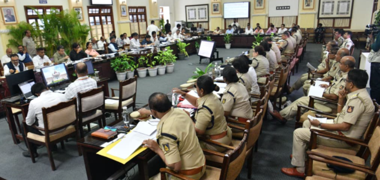 “ಸರ್ಕಾರದ ಘನತೆಗೆ ಧಕ್ಕೆ ತಂದರೆ ಕಠಿಣ ಕ್ರಮ”: ಅಗತ್ಯವಿದ್ದರೆ ಕಾನೂನು ತಿದ್ದುಪಡಿ ಮಾಡಿ ವರ್ಗಾವಣೆ; ಅಬಕಾರಿ ಅಧಿಕಾರಿಗಳಿಗೆ ಸಿಎಂ ಡಿ.ಕೆ. ಶಿವಕುಮಾರ್ ಎಚ್ಚರಿಕೆ