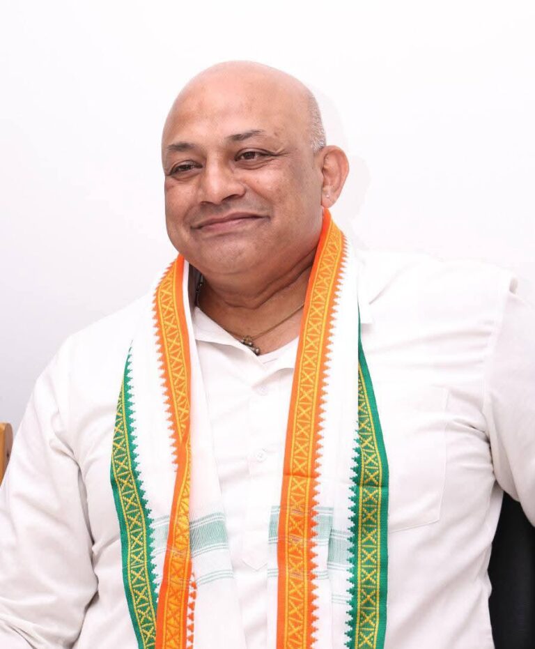 ಮಾಜಿ ಸಿಎಂ ದೇವರಾಜ ಅರಸು ಮೊಮ್ಮಗ, ಎಐಸಿಸಿ ಕಾರ್ಯದರ್ಶಿ ಸೂರಜ್ ಹೆಗ್ಡೆ ಹೃದಯಾಘಾತದಿಂದ ನಿಧನ