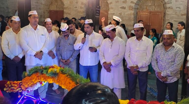 ರೈತರ ಸಮೃದ್ಧಿ, ಉತ್ತಮ ಮಳೆ ಹಾಗೂ ಸಮಾಜದ ಸುಖ-ಶಾಂತಿಗಾಗಿ ಶ್ರೀ ಕ್ಷೇತ್ರ ಕಪಿಲೇಶ್ವರ ದೇವಸ್ಥಾನದಲ್ಲಿ ಸಕಲ ಮರಾಠಾ ಸಮಾಜದ ವಿಶೇಷ ಪ್ರಾರ್ಥನೆ