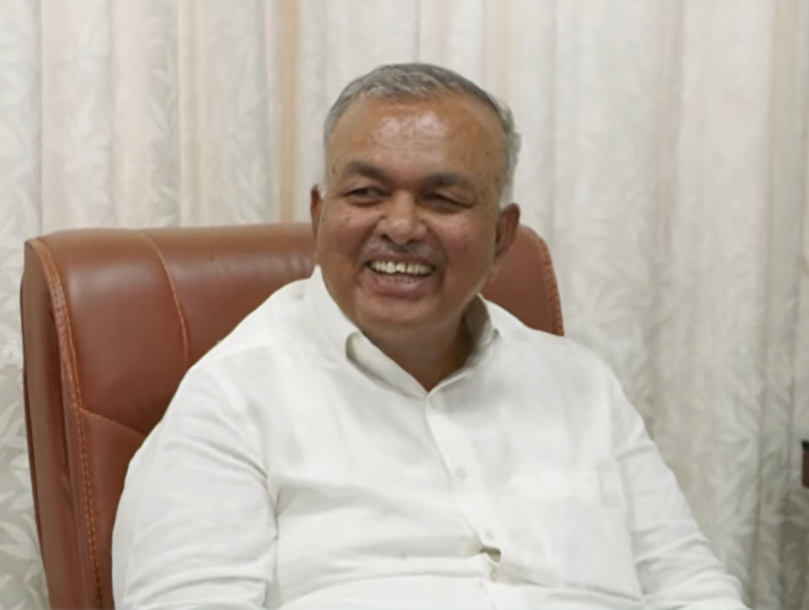 ‘ಆತ್ಮಸಾಕ್ಷಿ ವಿಚಾರಕ್ಕೆ ಡಿಕೆ ಶಿವಕುಮಾರ್ ಅವರನ್ನೇ ಕೇಳಿ’; ಬೆಂಗಳೂರು ಖಾತೆ ವಿವಾದದ ಬಗ್ಗೆ ನಗುತ್ತಲೇ ಪ್ರತಿಕ್ರಿಯಿಸಿದ ರಾಮಲಿಂಗಾ ರೆಡ್ಡಿ