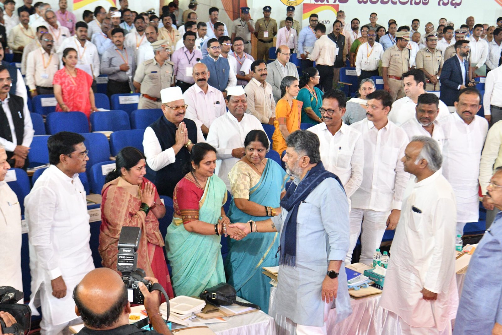 ಮಳೆ ಕೊರತೆಯಿಂದ ಕಲ್ಯಾಣ ಕರ್ನಾಟಕದಲ್ಲಿ ಬರದ ಆತಂಕ; ಕುಡಿಯುವ ನೀರು, ಜಾನುವಾರುಗಳಿಗೆ ಮೇವು ಪೂರೈಕೆಗೆ ಮೊದಲ ಆದ್ಯತೆ: ಸಿಎಂ ಡಿ.ಕೆ. ಶಿವಕುಮಾರ್