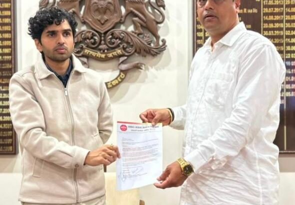 ಬೆಳಗಾವಿಯಲ್ಲಿ SIR ಮತದಾರರ ವಿಶೇಷ ಪರಿಷ್ಕರಣೆ ಅಭಿಯಾನ: ಕನ್ನಡದ ಜೊತೆಗೆ ಮರಾಠಿ ನಮೂನೆಗಳಿಗೂ ಅವಕಾಶ ನೀಡುವಂತೆ ಕಿರಣ್ ಜಾಧವ್ ಮನವಿ