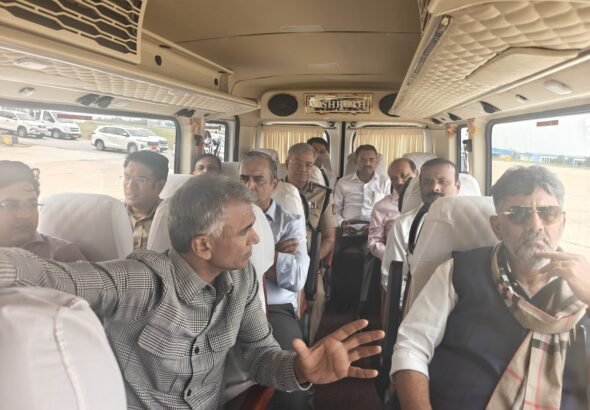 ಬೆಂಗಳೂರು ಫುಟ್‌ಪಾತ್ ತೆರವು ಕಾರ್ಯಾಚರಣೆ ಪರಿಶೀಲಿಸಿದ ಸಿಎಂ ಡಿ.ಕೆ. ಶಿವಕುಮಾರ್; ಒತ್ತುವರಿ ಹಾಗೂ ಪರಿತ್ಯಕ್ತ ವಾಹನಗಳ ವಿರುದ್ಧ ಕಠಿಣ ಕ್ರಮದ ಎಚ್ಚರಿಕೆ