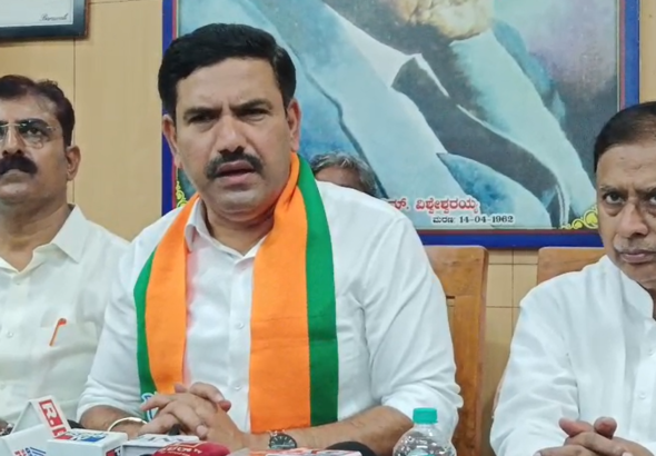 ‘ಹಿಂದೂ ವಿರೋಧಿ’ ಕಾಂಗ್ರೆಸ್ ಸರ್ಕಾರದ ವಿರುದ್ಧ ಭಾರೀ ಪ್ರತಿಭಟನೆ ಘೋಷಿಸಿದ ವಿಜಯೇಂದ್ರ; ಬಿಡದಿ ಭೂಮಿ ವಿಚಾರದಲ್ಲಿ ರಾಜ್ಯ ಸರ್ಕಾರದ ವಿರುದ್ಧ ವಾಗ್ದಾಳಿ