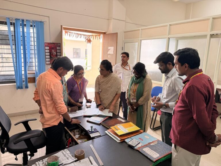 ಬೆಂಗಳೂರು ಗ್ರಾಮಾಂತರ ಜಿಲ್ಲಾಧಿಕಾರಿ ಜಿಲ್ಲಾ ಕಚೇರಿಗಳಲ್ಲಿ ಅಚ್ಚರಿ ಹಾಜರಾತಿ ಪರಿಶೀಲನೆ