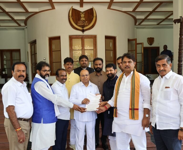 ಪ್ರಸ್ತಾವಿತ PRC ವಿರುದ್ಧ ರಾಜ್ಯಪಾಲರಿಗೆ ಮನವಿ ಸಲ್ಲಿಸಿದ ಆರ್. ಅಶೋಕ್; ಕರ್ನಾಟಕದಲ್ಲಿ ಕಾಂಗ್ರೆಸ್ ಮತದಾರರನ್ನು ಶಾಶ್ವತವಾಗಿ ನೆಲೆಸಿಸಲು ಯತ್ನ ಎಂದು ಆರೋಪ