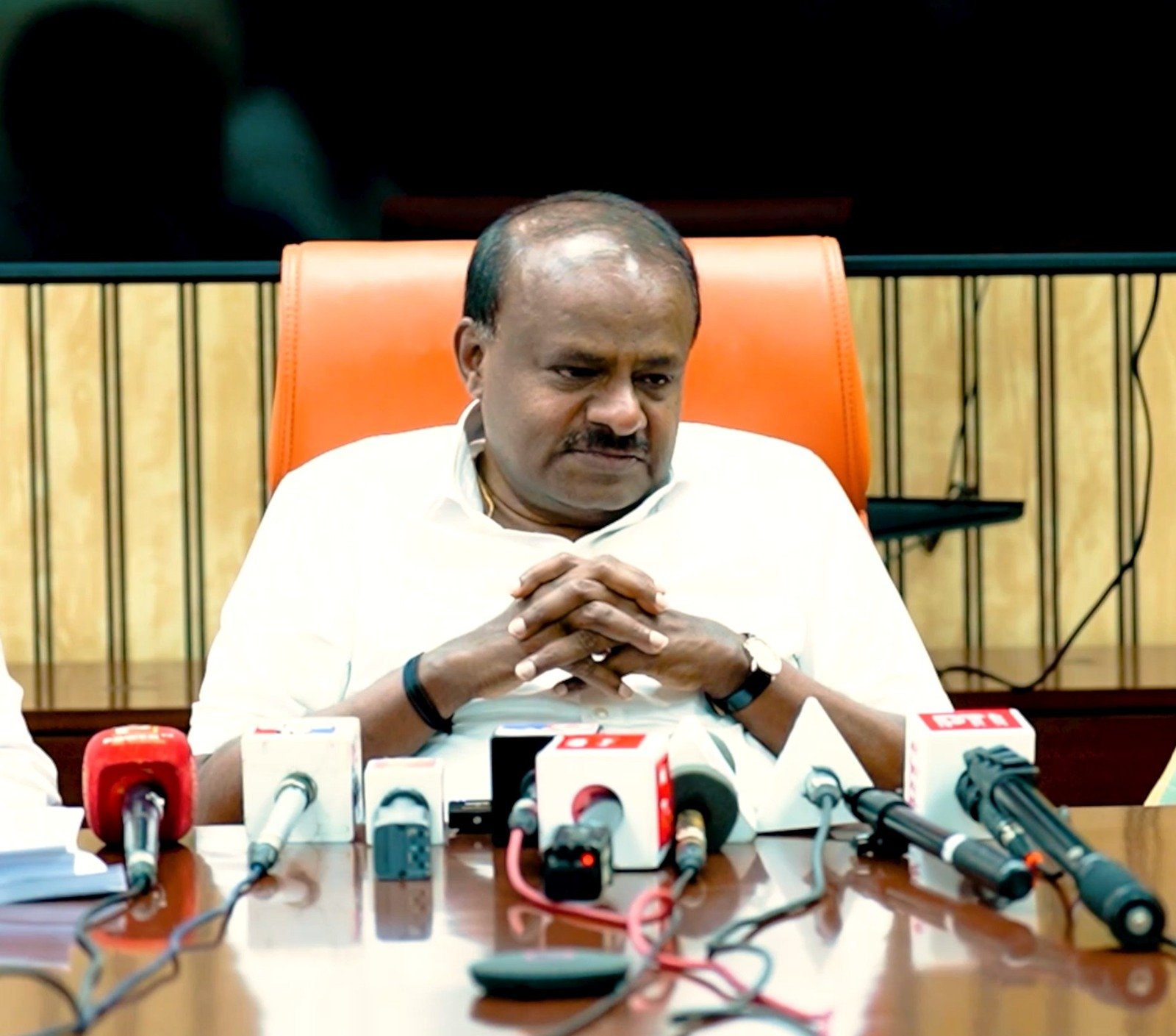 ಬಿಡದಿ ಯೋಜನೆಗೆ ಹೊಸ ಭೂಸ್ವಾಧೀನ ಅಧಿಸೂಚನೆ ಹೊರಡಿಸಿದೆ ಎಂದು ಕರ್ನಾಟಕ ಸರ್ಕಾರದ ವಿರುದ್ಧ ಕುಮಾರಸ್ವಾಮಿ ಆರೋಪ; ಸಿಎಂ ಆಸಕ್ತಿಯನ್ನು ಪ್ರಶ್ನೆ