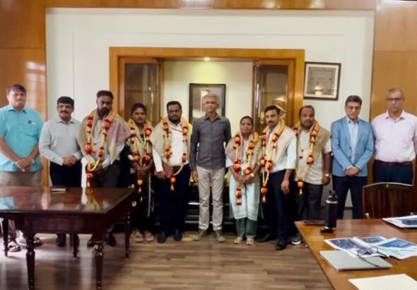 ಶಿವಾಜಿನಗರ ಪಾದಚಾರಿ ಮಾರ್ಗ ಒತ್ತುವರಿ ತೆರವು ವೇಳೆ ಹಲ್ಲೆಗೊಳಗಾದ ಜಿಬಿಎ ಅಧಿಕಾರಿಗಳಿಗೆ ಸಚಿವ ಕೃಷ್ಣ ಬೈರೇಗೌಡ ಸನ್ಮಾನ