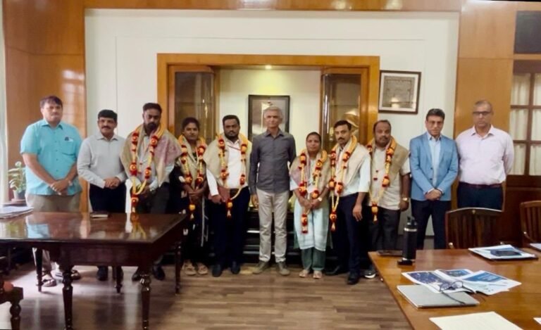 ಶಿವಾಜಿನಗರ ಪಾದಚಾರಿ ಮಾರ್ಗ ಒತ್ತುವರಿ ತೆರವು ವೇಳೆ ಹಲ್ಲೆಗೊಳಗಾದ ಜಿಬಿಎ ಅಧಿಕಾರಿಗಳಿಗೆ ಸಚಿವ ಕೃಷ್ಣ ಬೈರೇಗೌಡ ಸನ್ಮಾನ