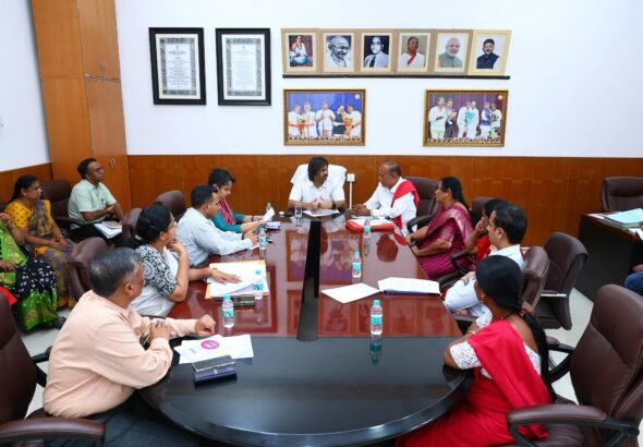 ಬಿಸಿಯೂಟ ನೌಕರರ ಕನಿಷ್ಠ ವೇತನ ಹೆಚ್ಚಳಕ್ಕೆ ಬೆಂಬಲ; ಬೇಡಿಕೆಗಳನ್ನು ಮುಖ್ಯಮಂತ್ರಿ ಗಮನಕ್ಕೆ ತರುವ ಭರವಸೆ ನೀಡಿದ ಮಧು ಬಂಗಾರಪ್ಪ