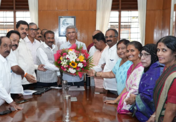 ಬೆಂಗಳೂರು ಟ್ರಾಫಿಕ್, ನಾಗರಿಕ ಸಮಸ್ಯೆಗಳು: ಮಾಜಿ ಮೇಯರ್‌ಗಳ ಜೊತೆ ಕೃಷ್ಣ ಬೈರೇಗೌಡ ಸಭೆ; ಪಾರ್ಕಿಂಗ್ ಶಿಸ್ತು, ಬಿಗಿ ನಿಯಮ ಜಾರಿಗೆ ಒತ್ತು