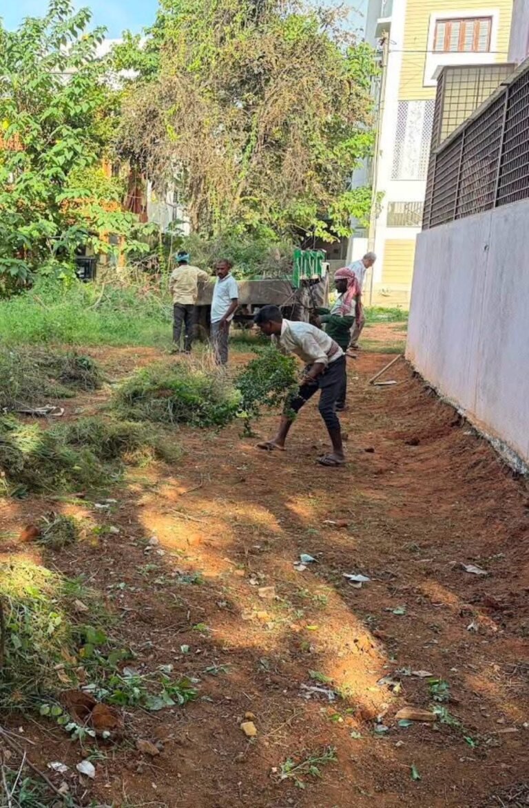 ಬೆಂಗಳೂರಿನಲ್ಲಿ ಶೇ.20ರಷ್ಟು ಖಾಲಿ ನಿವೇಶನ ಮಾಲೀಕರಿಂದ ಮಾತ್ರ ಸ್ವಚ್ಛತೆ; ಪಾಲಿಕೆಯಿಂದ ಸ್ವಚ್ಛಗೊಳಿಸಿ ಆಸ್ತಿ ತೆರಿಗೆ ಮೂಲಕ ವೆಚ್ಚ ವಸೂಲಿ