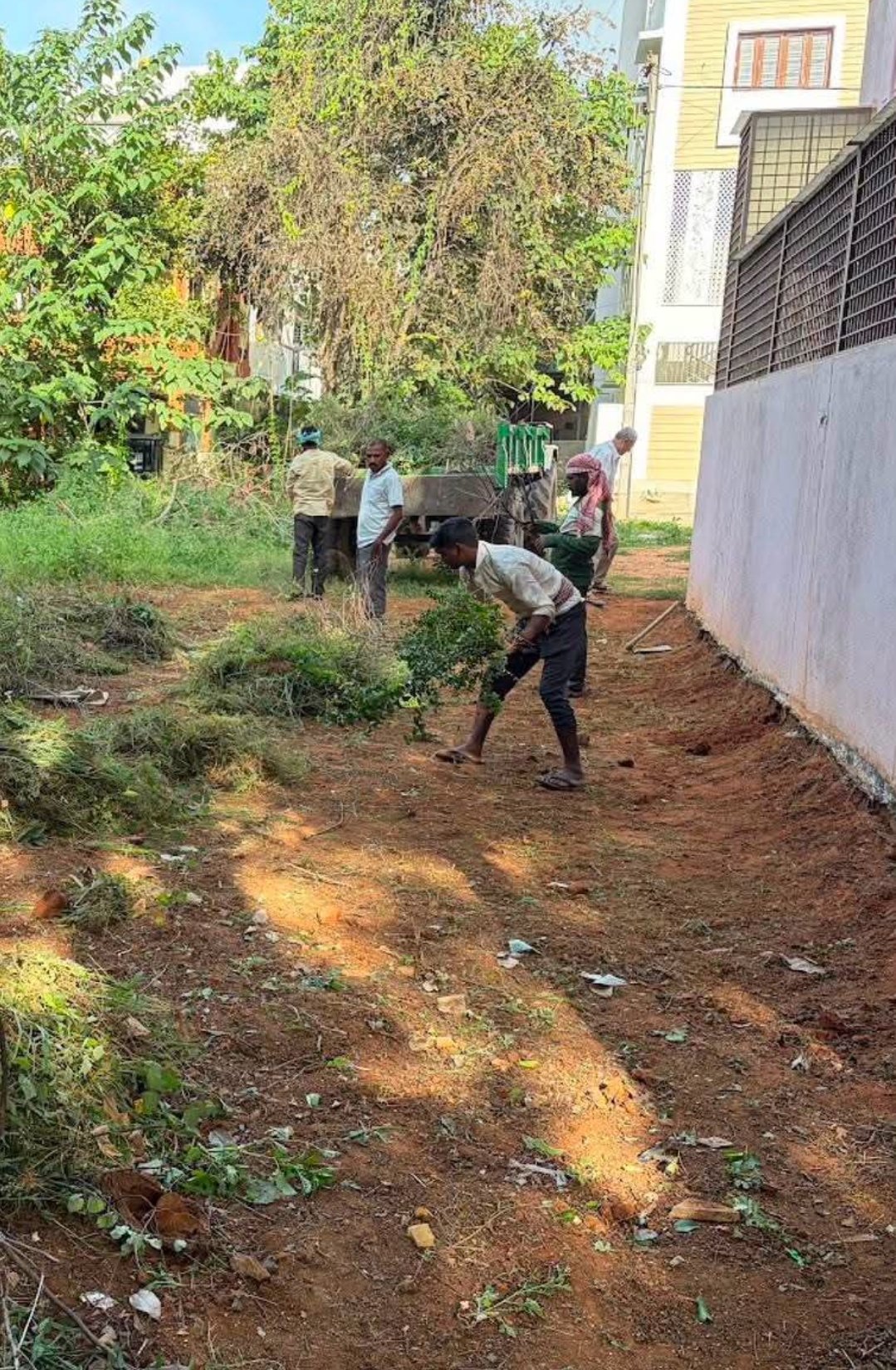 ಬೆಂಗಳೂರಿನಲ್ಲಿ ಶೇ.20ರಷ್ಟು ಖಾಲಿ ನಿವೇಶನ ಮಾಲೀಕರಿಂದ ಮಾತ್ರ ಸ್ವಚ್ಛತೆ; ಪಾಲಿಕೆಯಿಂದ ಸ್ವಚ್ಛಗೊಳಿಸಿ ಆಸ್ತಿ ತೆರಿಗೆ ಮೂಲಕ ವೆಚ್ಚ ವಸೂಲಿ