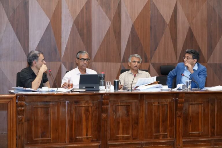 ‘ನನ್ನ ಮೇಲೆ ಅತಿ ಬುದ್ಧಿವಂತಿಕೆ ಪ್ರಯೋಗಿಸಬೇಡಿ’: ಐದು ಪಾಲಿಕೆಗಳ ಪರಿಶೀಲನೆಯಲ್ಲಿ ಅಧಿಕಾರಿಗಳಿಗೆ ಕೃಷ್ಣ ಬೈರೇಗೌಡ ಎಚ್ಚರಿಕೆ