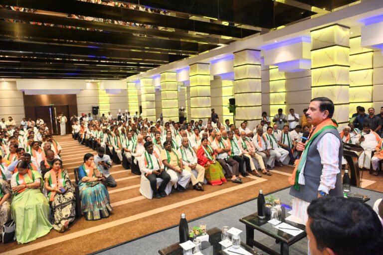 ಕಾಂಗ್ರೆಸ್ ಸೋಲುಗಳ ಹೊಣೆ ತಪ್ಪಿಸಿಕೊಳ್ಳಲು ರಾಹುಲ್ ಗಾಂಧಿ SIR ಪ್ರತಿಭಟನೆ ಬಳಸುತ್ತಿದ್ದಾರೆ: ಪ್ರಲ್ಹಾದ ಜೋಶಿ ಆರೋಪ