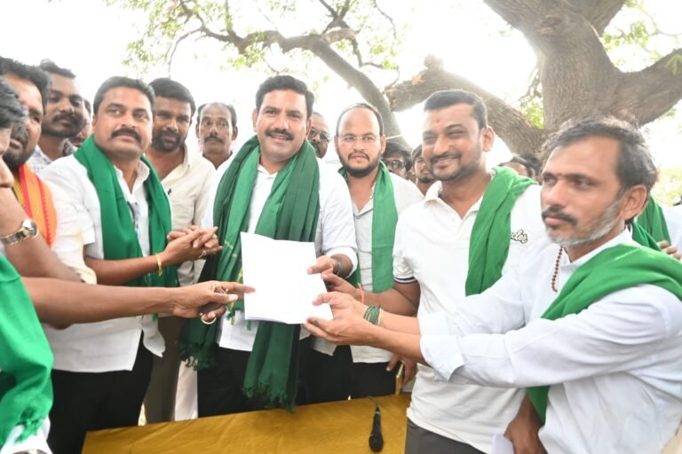 ಬಳ್ಳಾರಿ ಚಲೋ: ತುಂಗಭದ್ರಾ ಹೂಳು ತೆರವು ಕಾರ್ಯಸಾಧ್ಯವಲ್ಲದಿದ್ದರೆ ಸಮಾನಾಂತರ ಜಲಾಶಯಕ್ಕೆ ನಿರ್ಧಾರ ಕೈಗೊಳ್ಳಿ ಎಂದ ವಿಜಯೇಂದ್ರ