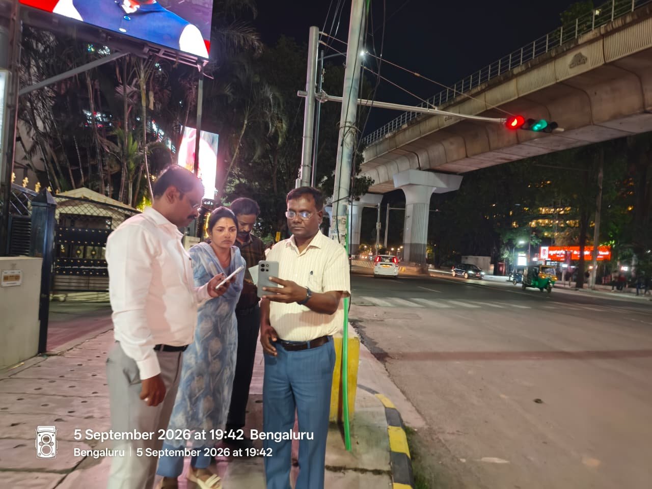 ಎಂ.ಜಿ. ರಸ್ತೆಯಲ್ಲಿ ಹಲವು ಬೀದಿ ದೀಪಗಳು ಸ್ಥಗಿತ: ತಕ್ಷಣ ದುರಸ್ತಿ, 6 ವಿಭಾಗಗಳ ವರದಿಗೆ ಬೆಂಗಳೂರು ಕೇಂದ್ರ ನಗರ ಪಾಲಿಕೆ ಸೂಚನೆ