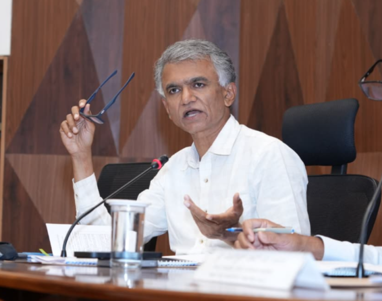 ಬೆಂಗಳೂರು ಪಾದಚಾರಿ ಮಾರ್ಗ ಒತ್ತುವರಿ: ಪೊಲೀಸ್-ಪಾಲಿಕೆ ಜಂಟಿ ಟಾಸ್ಕ್‌ಫೋರ್ಸ್ ರಚನೆ, ಪುನರಾವರ್ತಿತ ಉಲ್ಲಂಘನೆಗೆ FIRಗೆ ಕೃಷ್ಣ ಬೈರೇಗೌಡ ಸೂಚನೆ