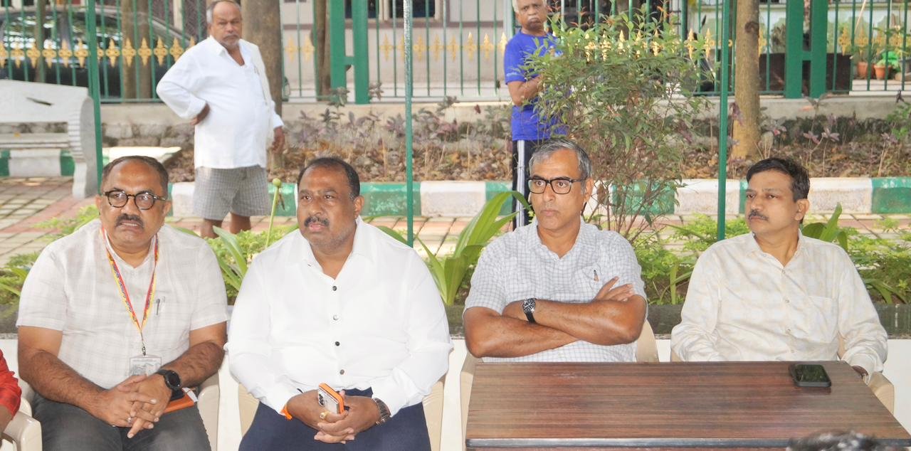 ಬೇಸ್‌ಮೆಂಟ್‌ಗಳ ವಾಣಿಜ್ಯ ಬಳಕೆ, ಒತ್ತುವರಿ ವಿರುದ್ಧ ಕ್ರಮಕ್ಕೆ ಬೆಂಗಳೂರು ದಕ್ಷಿಣ ನಗರ ಪಾಲಿಕೆ ಸೂಚನೆ; ಮಳೆನೀರು ಕಾಲುವೆ ಹೂಳೆತ್ತುವಿಕೆಗೂ ಆದೇಶ