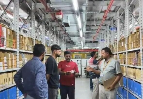 ಆನೇಕಲ್, ದೇವನಹಳ್ಳಿಯ ಪರವಾನಗಿ ರಹಿತ Amazon ಔಷಧ ಸಂಗ್ರಹ ಕೇಂದ್ರಗಳ ಮೇಲೆ ಕರ್ನಾಟಕ FDA ದಾಳಿ; ₹4.02 ಲಕ್ಷ ಮೌಲ್ಯದ ಔಷಧ ಜಪ್ತಿ