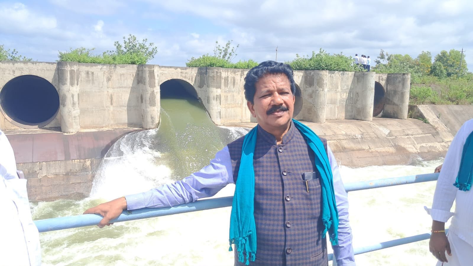 ಮೇಲ್ಭದ್ರಾ ಯೋಜನೆಗೆ ಮಹತ್ವದ ಮೈಲಿಗಲ್ಲು: ಚಿತ್ರದುರ್ಗದತ್ತ ಭದ್ರಾ ನೀರಿನ ಪ್ರಾಯೋಗಿಕ ಹರಿವು ಆರಂಭ, 2.25 ಲಕ್ಷ ಹೆಕ್ಟೇರ್‌ಗೆ ನೀರಾವರಿ ಗುರಿ