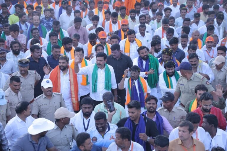 ಬಳ್ಳಾರಿ ಚಲೋ: ಎಸ್‌ಟಿ ಮೀಸಲಾತಿ ಕಡಿತ, ಎಸ್‌ಸಿಪಿ-ಟಿಎಸ್‌ಪಿ ಹಣ ಬೇರೆ ಉದ್ದೇಶಕ್ಕೆ ಬಳಕೆ ಆರೋಪ; ಕಾಂಗ್ರೆಸ್ ವಿರುದ್ಧ ಆನೇಕಲ್ ನಾರಾಯಣಸ್ವಾಮಿ ವಾಗ್ದಾಳಿ