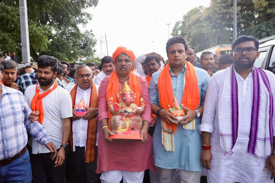 ಗಣೇಶ ಮೆರವಣಿಗೆ ನಿರ್ಬಂಧ ಖಂಡಿಸಿ ಟಿ.ನರಸೀಪುರದಲ್ಲಿ ಆರ್. ಅಶೋಕ್ ಪ್ರತಿಭಟನೆ; ಇನ್ಸ್‌ಪೆಕ್ಟರ್ ಅಮಾನತಿಗೆ ಆಗ್ರಹ