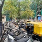 ವರ್ಷಗಳಿಂದ ಕಾನೂನು ಪ್ರಕ್ರಿಯೆಯಲ್ಲಿ ಸಿಲುಕಿದ್ದ 134 ವಾಹನಗಳು ಕೊನೆಗೂ ಜಯನಗರ ಪೊಲೀಸ್ ಠಾಣೆಯಿಂದ ತೆರವು; ರಸ್ತೆ, ಪಾದಚಾರಿ ಮಾರ್ಗಕ್ಕೆ ಮುಕ್ತಿ