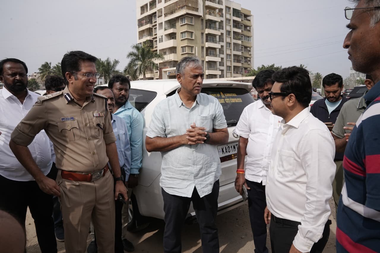 ವರ್ತೂರು ಕೋಡಿ ಮೇಲ್ಸೇತುವೆ ಅನುಮತಿಗಳ ವರದಿ ಕೇಳಿದ ಮಹೇಶ್ವರ್ ರಾವ್; ಜಲಾವೃತ, ರಸ್ತೆ ಗುಂಡಿ ಸಮಸ್ಯೆ ಪರಿಹಾರಕ್ಕೆ ಸೂಚನೆ