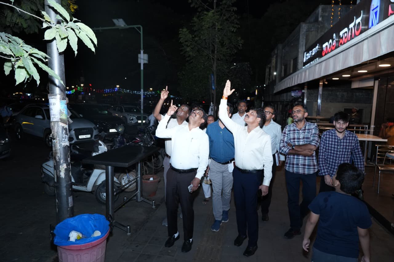 ಬೀದಿದೀಪ ನಿರ್ವಹಣೆಯಲ್ಲಿ ಲೋಪ: ಎಫಿಲ್ಯೂಮ್, ಇಸ್ಮಾರ್ಟ್‌ಗೆ ₹27.79 ಲಕ್ಷ ದಂಡ ವಿಧಿಸಿದ ಬೆಂಗಳೂರು ಕೇಂದ್ರ ಪಾಲಿಕೆ